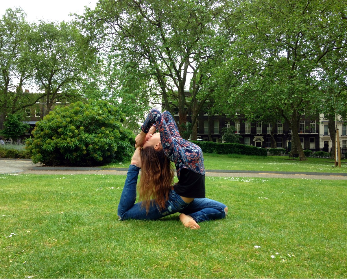 yoga, nora draganova