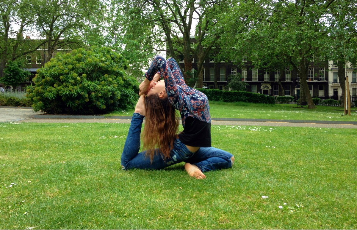 yoga, nora draganova