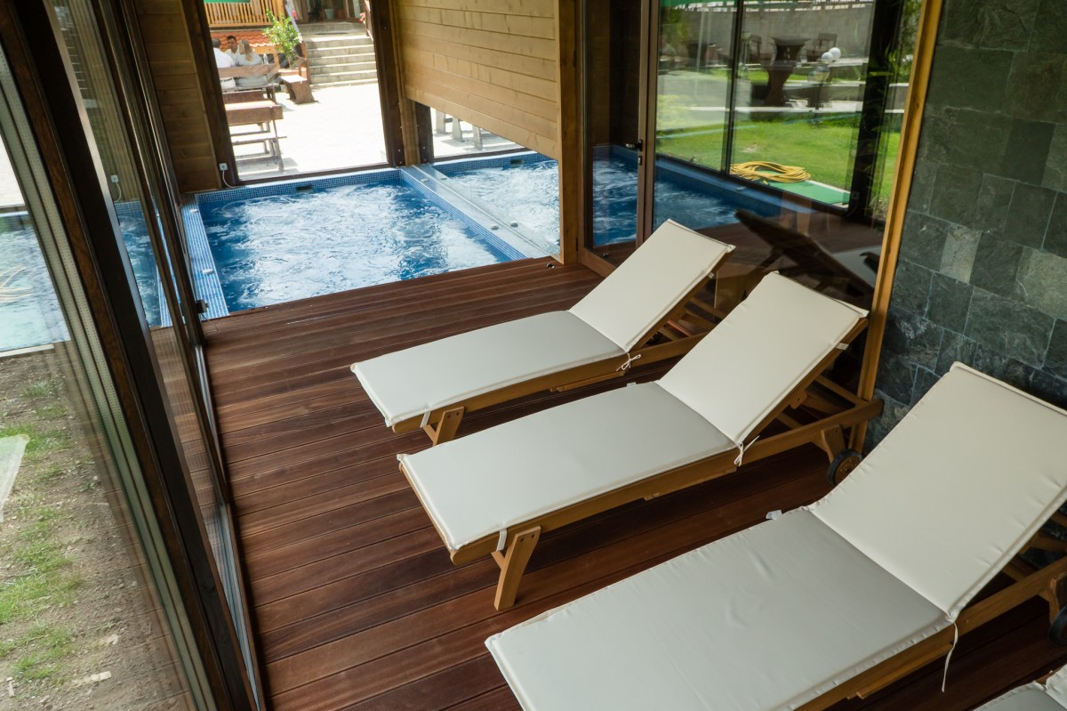 ski yoga retreat bulgaria